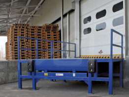Self-supporting frame for loading docks