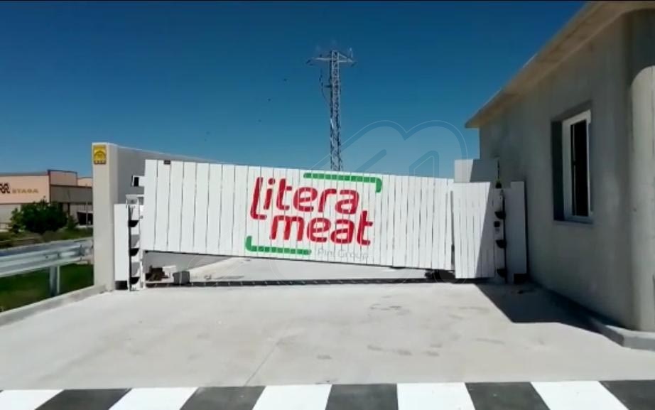 Angel Mir supplies doors and logistic equipment to the largest pork meat industry in Europe