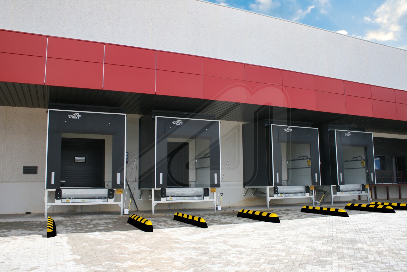 Accessories that increase the durability of the loading dock